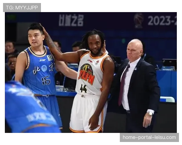 京粤大战四番战前夕,杜锋与莱登均表示将全力争胜以提升排名 京粤大战四番战前夕,杜锋与莱登均表示将全力争胜以提升排名